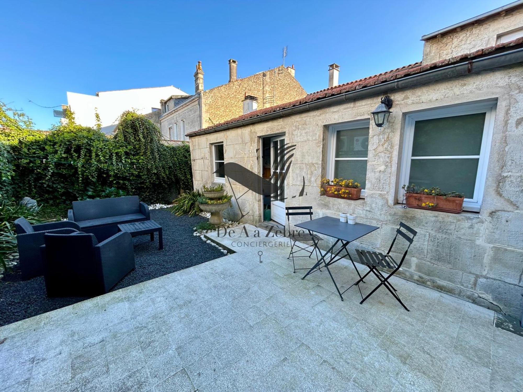 L'Authentique - Situe En Face Des Thermes Et Tout Proche Du Coeur De Ville Rochefort  Kültér fotó